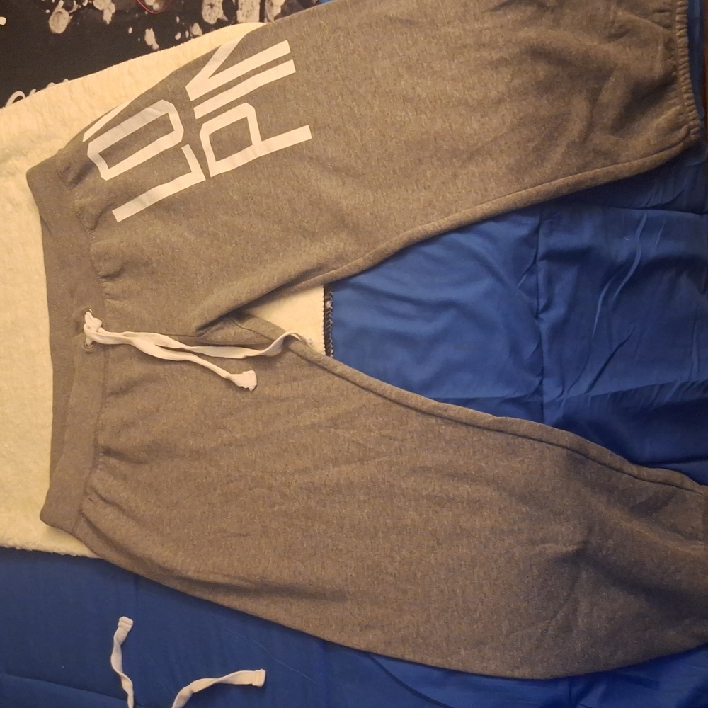 Drawstring sweats